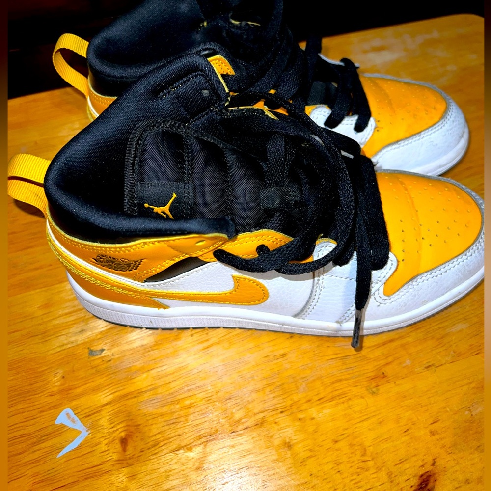 Used Nike sneakers. Size 2